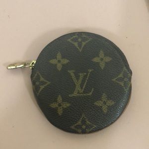 Louis Vuitton: Monogram Canvas Round Coin Purse